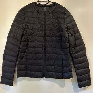 Uniqlo down puffer no collar. Great layering piece or lightweight down jacket.